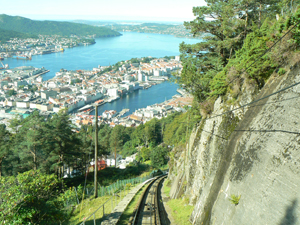 gezicht op Bergen vanaf de floibanen